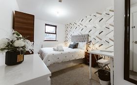 Whitechapel en-suite beds to stay